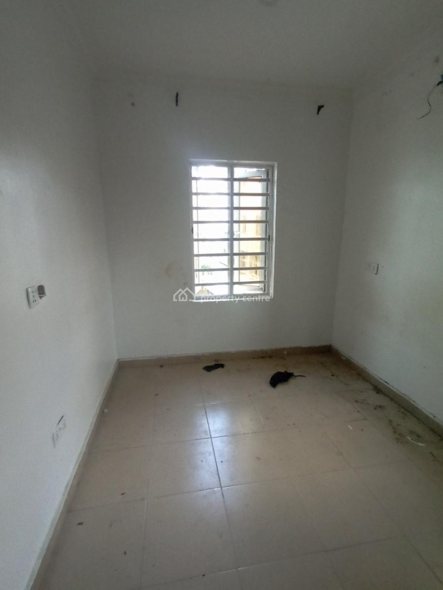 Well Maintained 2 Bedroom Flat Upstairs, Scheme 2 Estate, Ilaje, Ajah, Lagos, Flat / Apartment for Rent