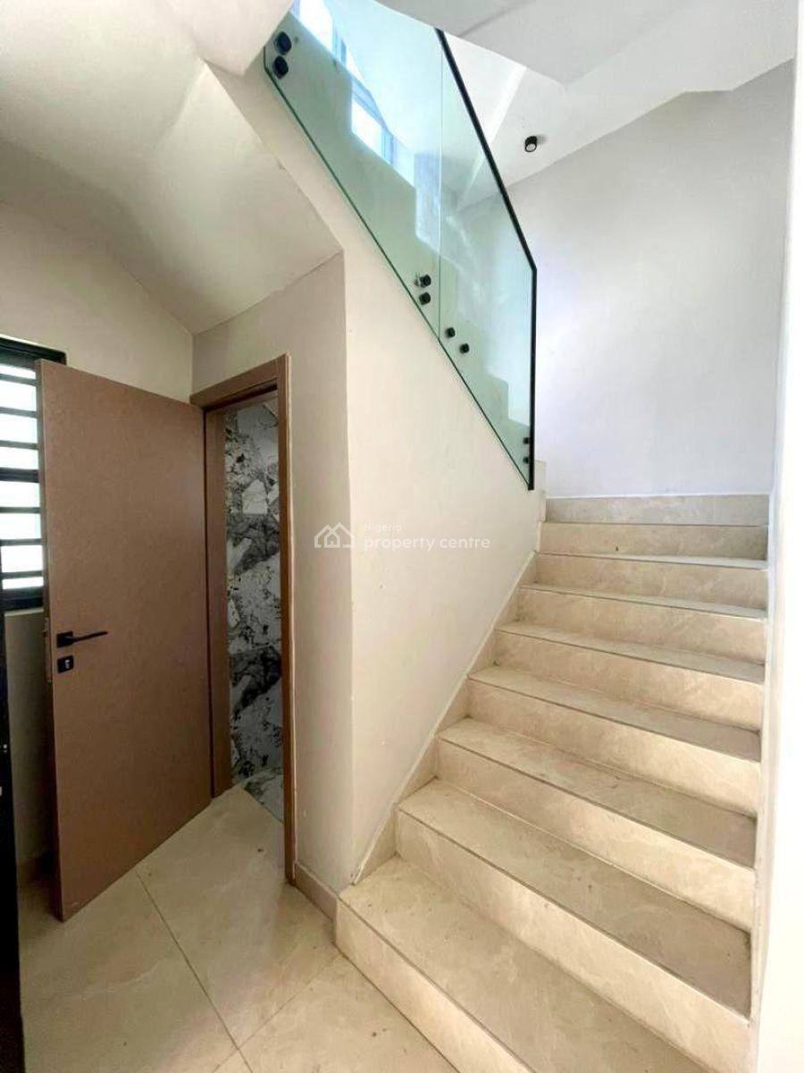 Well Finished 4bedroom Town House in a Secured Estate, Well Finished 4bedroom Town House in a Secured Enviornment, Lekki Phase 1, Lekki, Lagos, Terraced Duplex for Sale