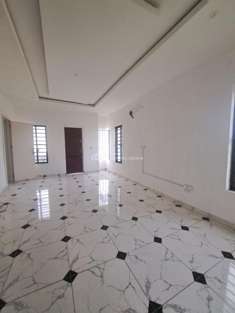 Distress Well Maintained 4 Bedroom Semi Detached House with Bq, Estate View Orchid Road By Chevron, Lekki, Lagos, Semi-detached Duplex for Sale
