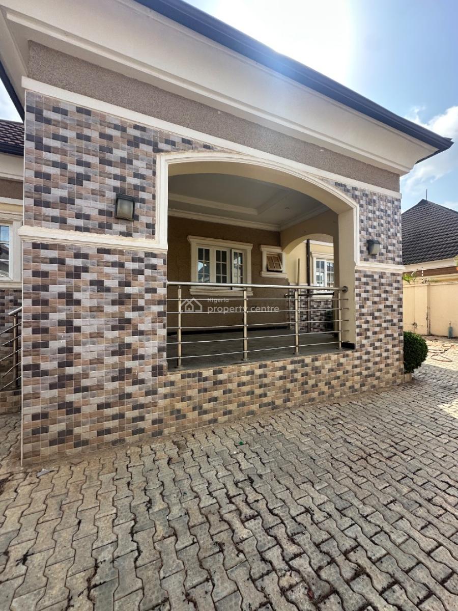 Beautiful Spacious 3 Bedroom Bungalow with Bq Standalone, Sungold, Galadimawa, Abuja, Detached Bungalow for Rent