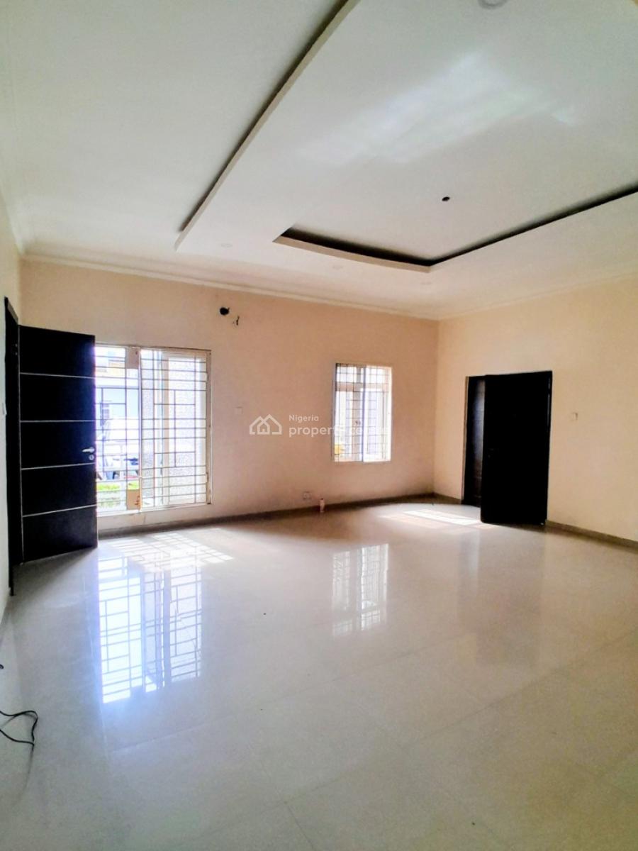 3 Bedrooms with a Room Bq, Off Pinnacle Lekki Right, Lekki, Lagos, Flat / Apartment for Rent