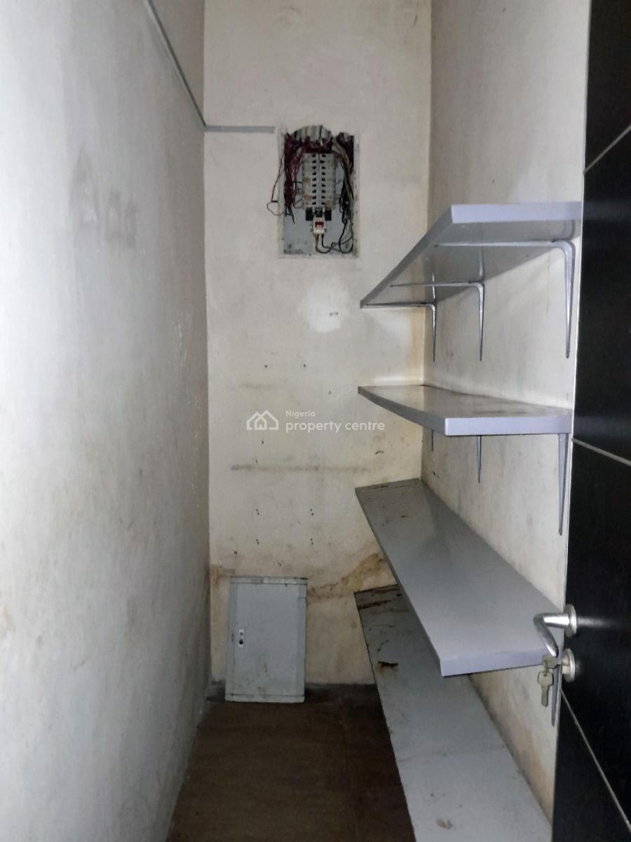 3 Bedrooms with a Room Bq, Off Pinnacle Lekki Right, Lekki, Lagos, Flat / Apartment for Rent