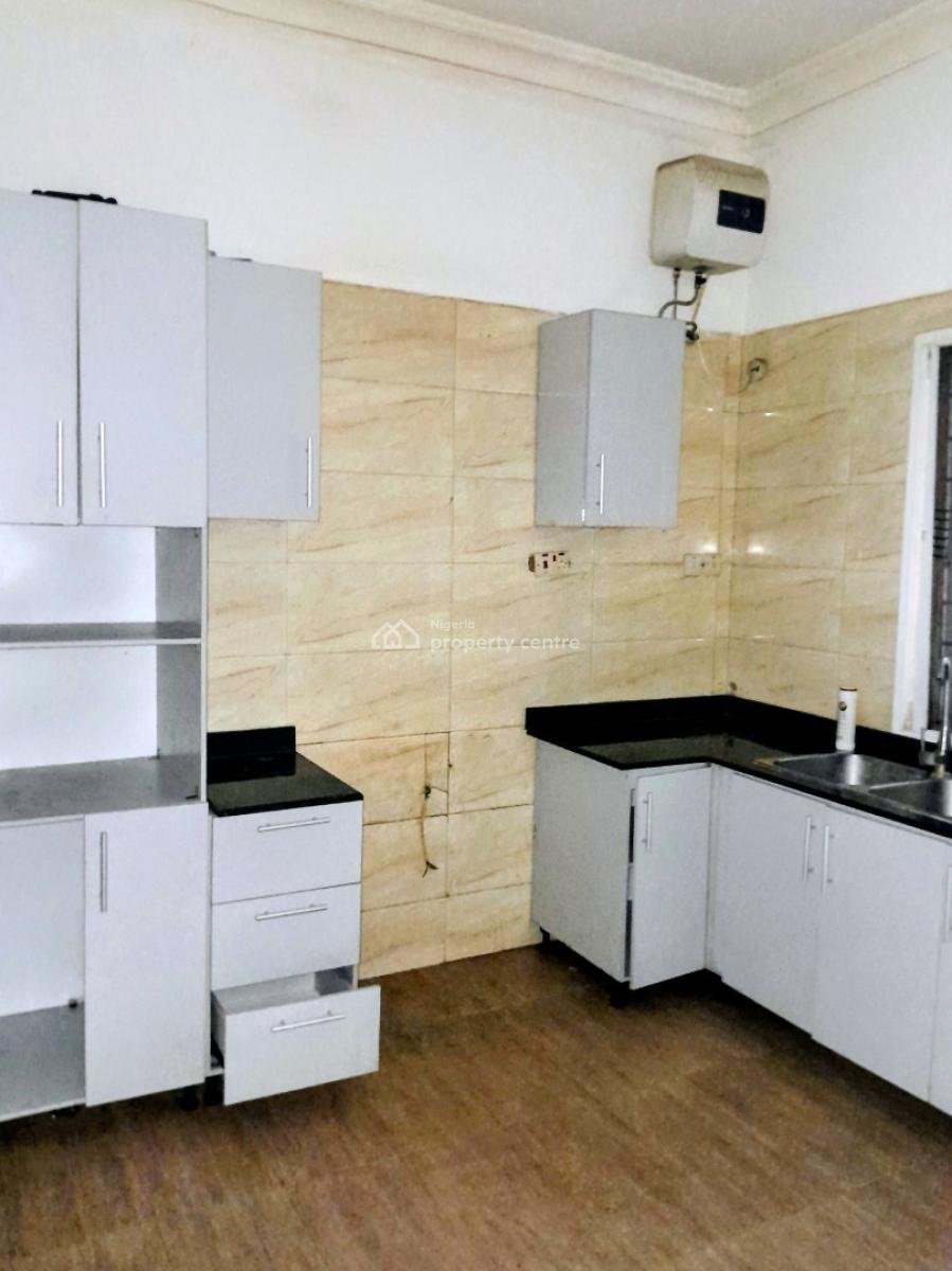 3 Bedrooms with a Room Bq, Off Pinnacle Lekki Right, Lekki, Lagos, Flat / Apartment for Rent
