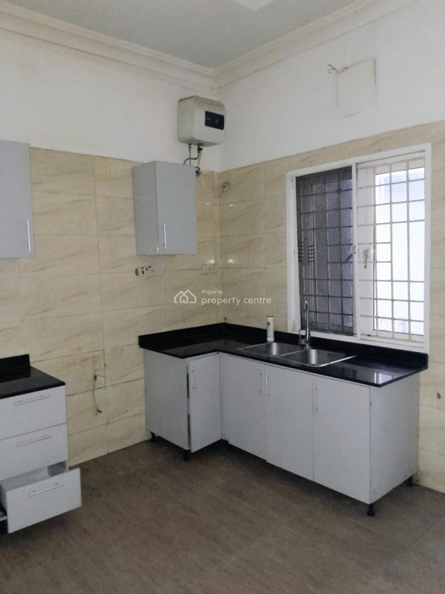 3 Bedrooms with a Room Bq, Off Pinnacle Lekki Right, Lekki, Lagos, Flat / Apartment for Rent
