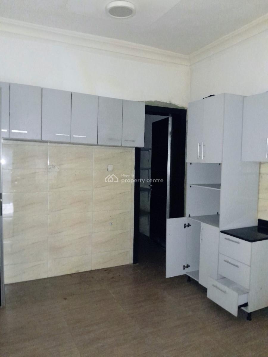 3 Bedrooms with a Room Bq, Off Pinnacle Lekki Right, Lekki, Lagos, Flat / Apartment for Rent