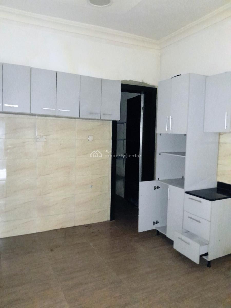 3 Bedrooms with a Room Bq, Off Pinnacle Lekki Right, Lekki, Lagos, Flat / Apartment for Rent