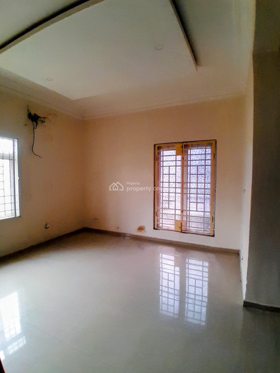 3 Bedrooms with a Room Bq, Off Pinnacle Lekki Right, Lekki, Lagos, Flat / Apartment for Rent