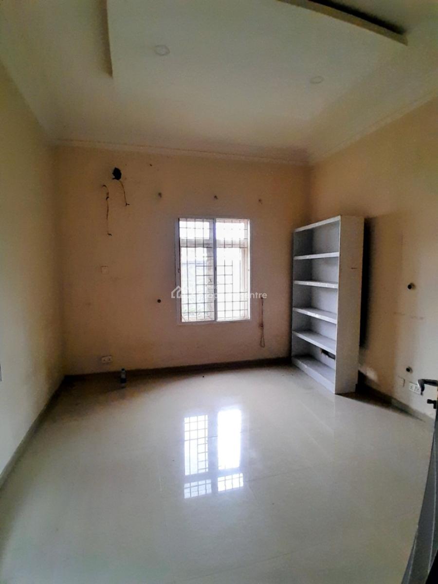 3 Bedrooms with a Room Bq, Off Pinnacle Lekki Right, Lekki, Lagos, Flat / Apartment for Rent