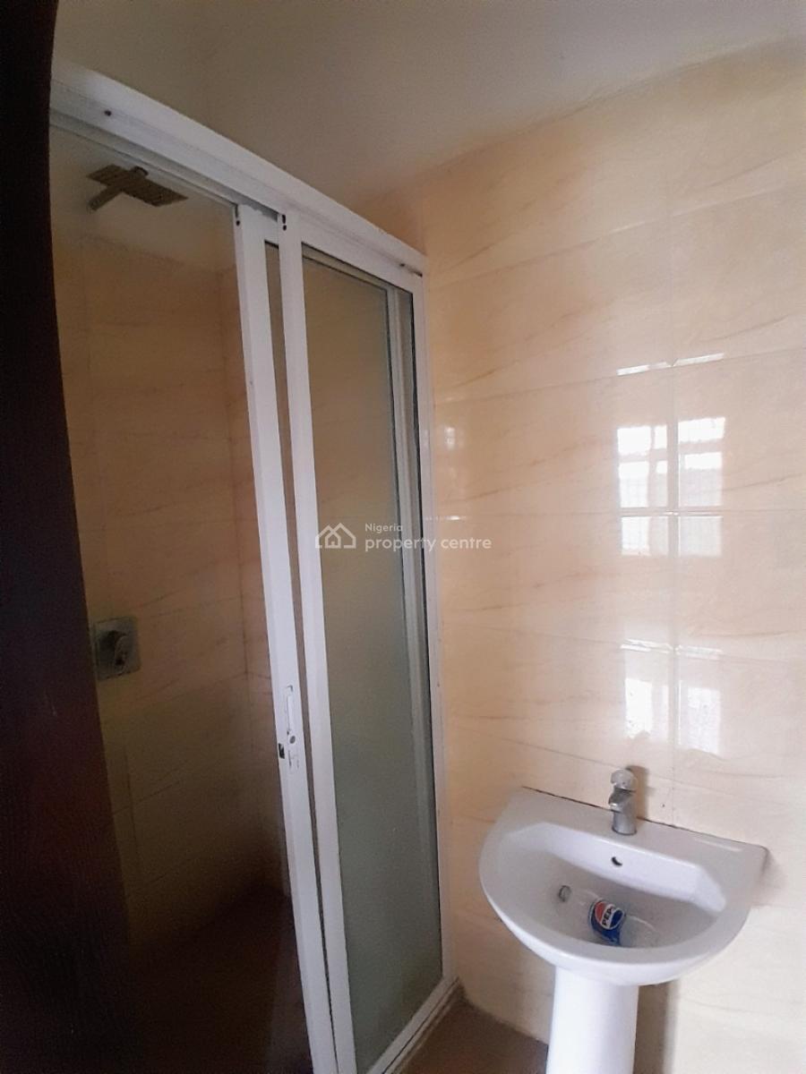3 Bedrooms with a Room Bq, Off Pinnacle Lekki Right, Lekki, Lagos, Flat / Apartment for Rent