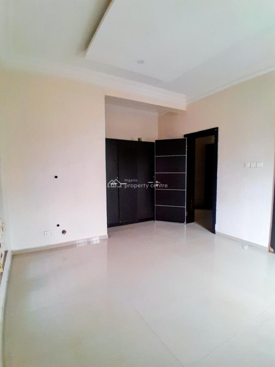 3 Bedrooms with a Room Bq, Off Pinnacle Lekki Right, Lekki, Lagos, Flat / Apartment for Rent