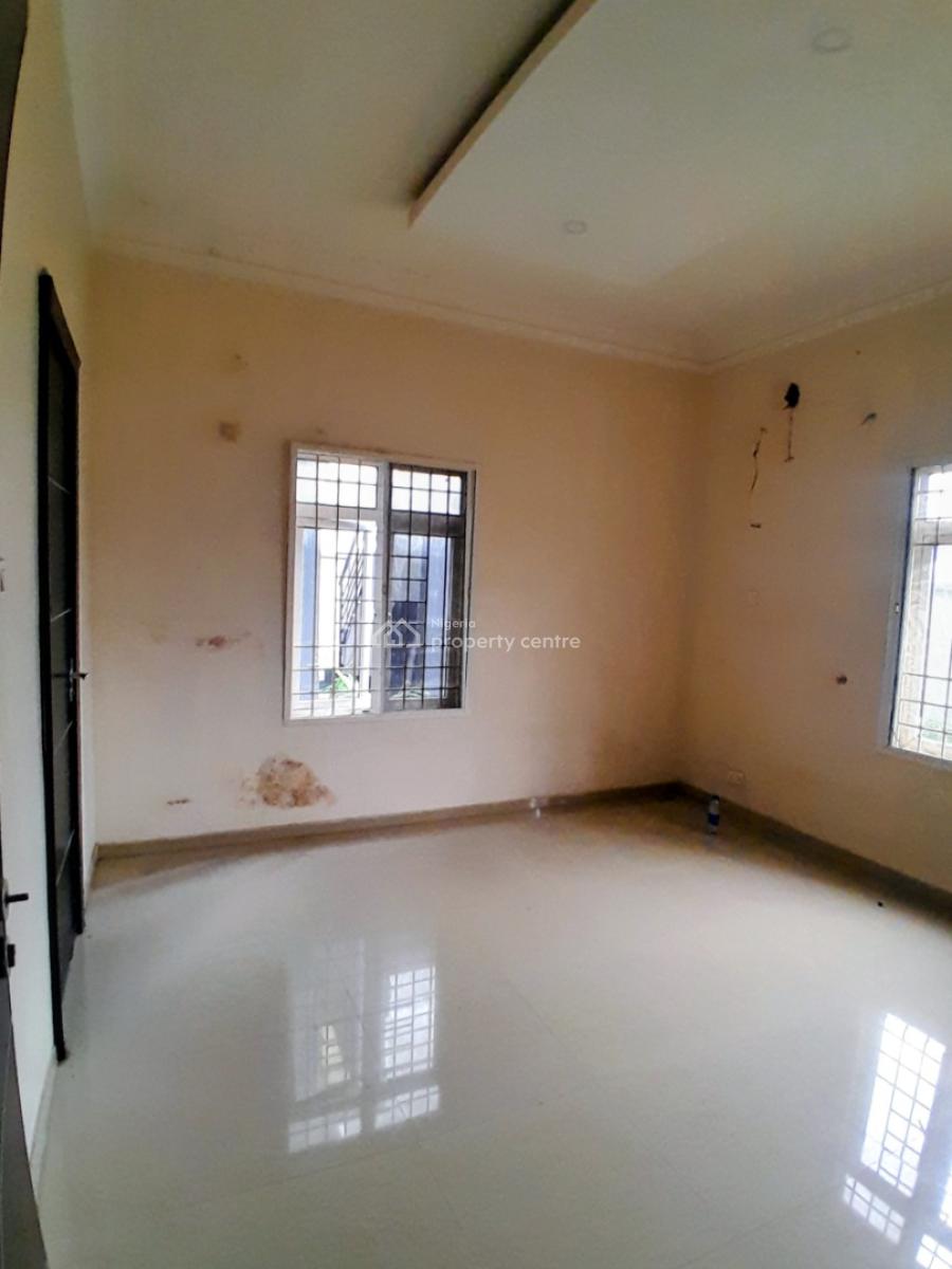 3 Bedrooms with a Room Bq, Off Pinnacle Lekki Right, Lekki, Lagos, Flat / Apartment for Rent