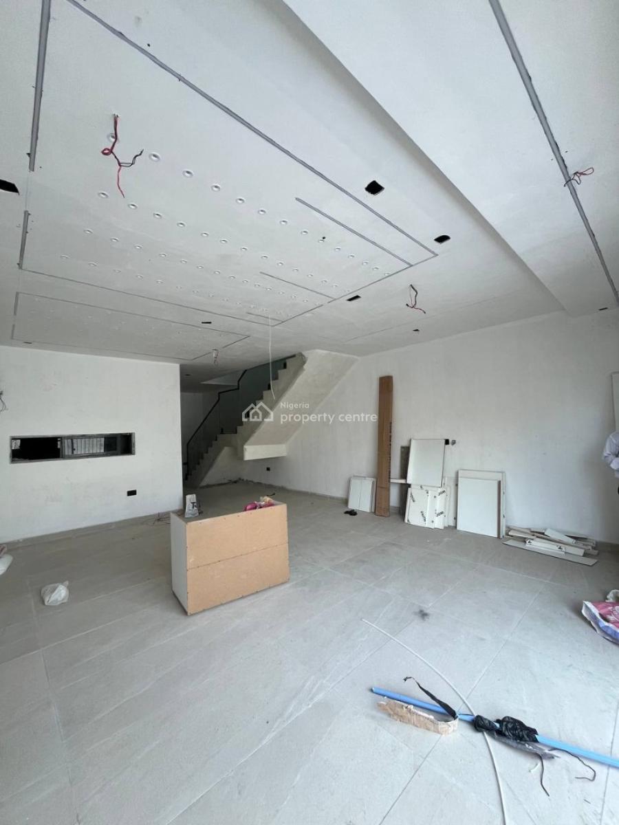 4 Bedroom Detached House with 2 Bq, Lekki Phase 1, Lekki, Lagos, Detached Duplex for Sale