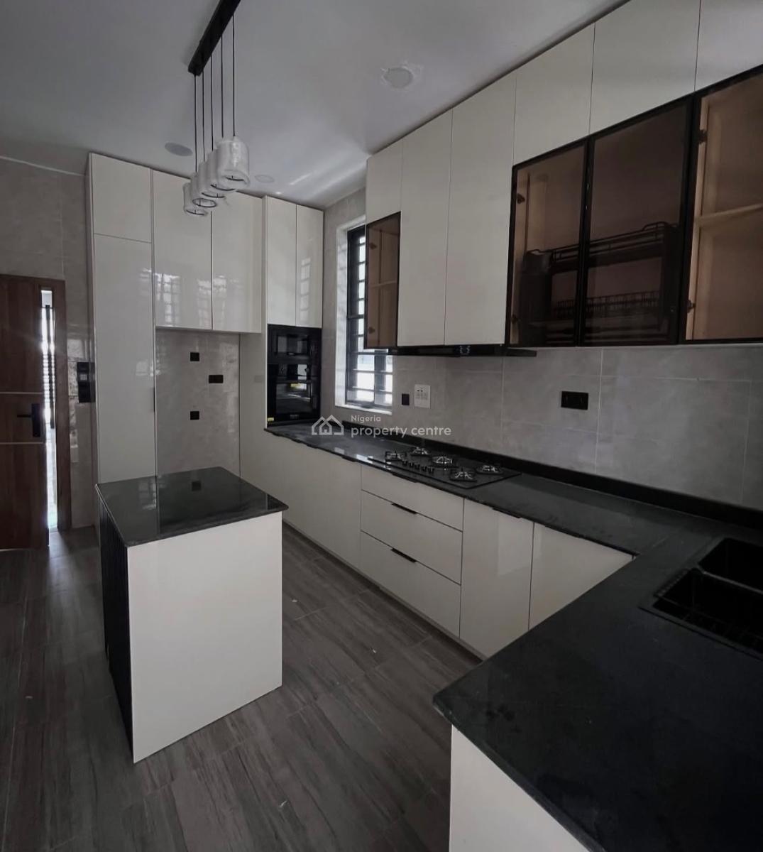 5 Bedrooms Detached House with Bq, Ikota, Lekki, Lagos, Detached Duplex for Sale