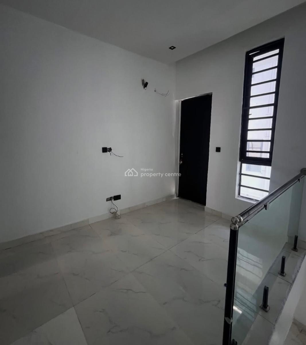 5 Bedrooms Detached House with Bq, Ikota, Lekki, Lagos, Detached Duplex for Sale