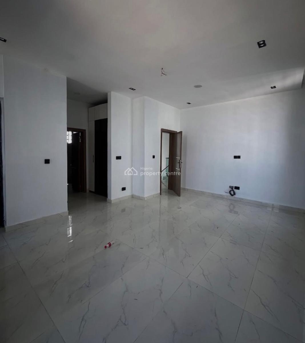 5 Bedrooms Detached House with Bq, Ikota, Lekki, Lagos, Detached Duplex for Sale