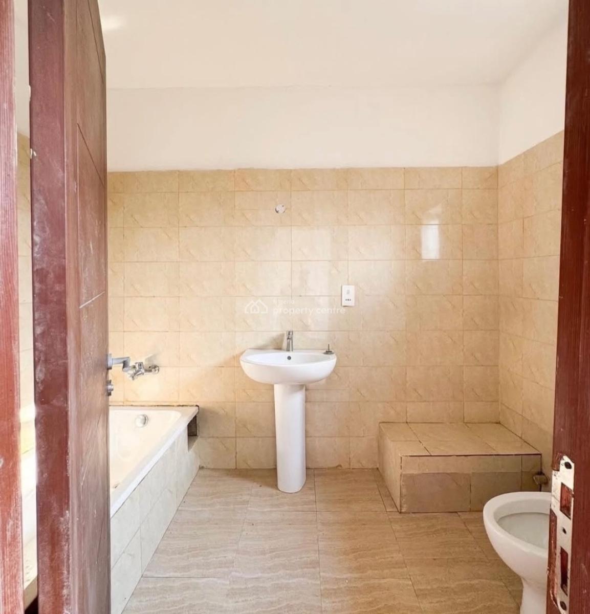 3 Bedroom Terrace + Bq, Vgc, Lekki, Lagos, Terraced Duplex for Sale