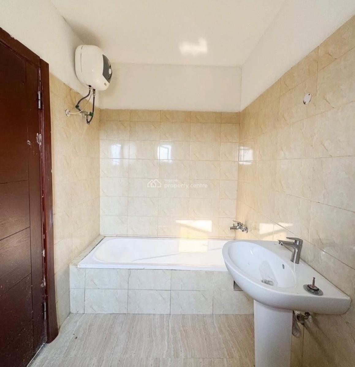 3 Bedroom Terrace + Bq, Vgc, Lekki, Lagos, Terraced Duplex for Sale