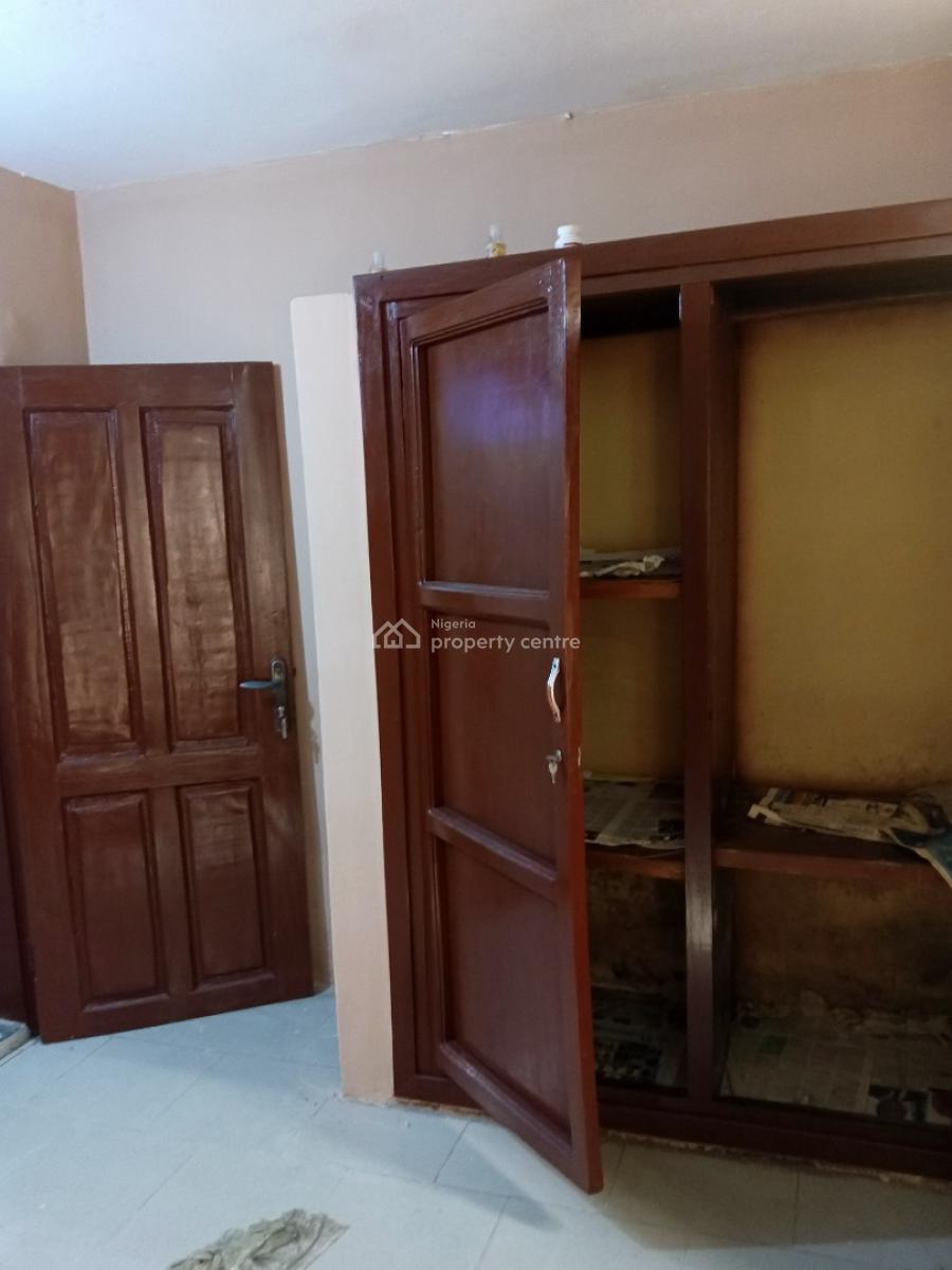 Executive & Luxury 3 Bedroom with 3 Toilets 2 Persons in a Compound, Just Directly By Luth  Gate, Mushin, Lagos, Flat / Apartment for Rent