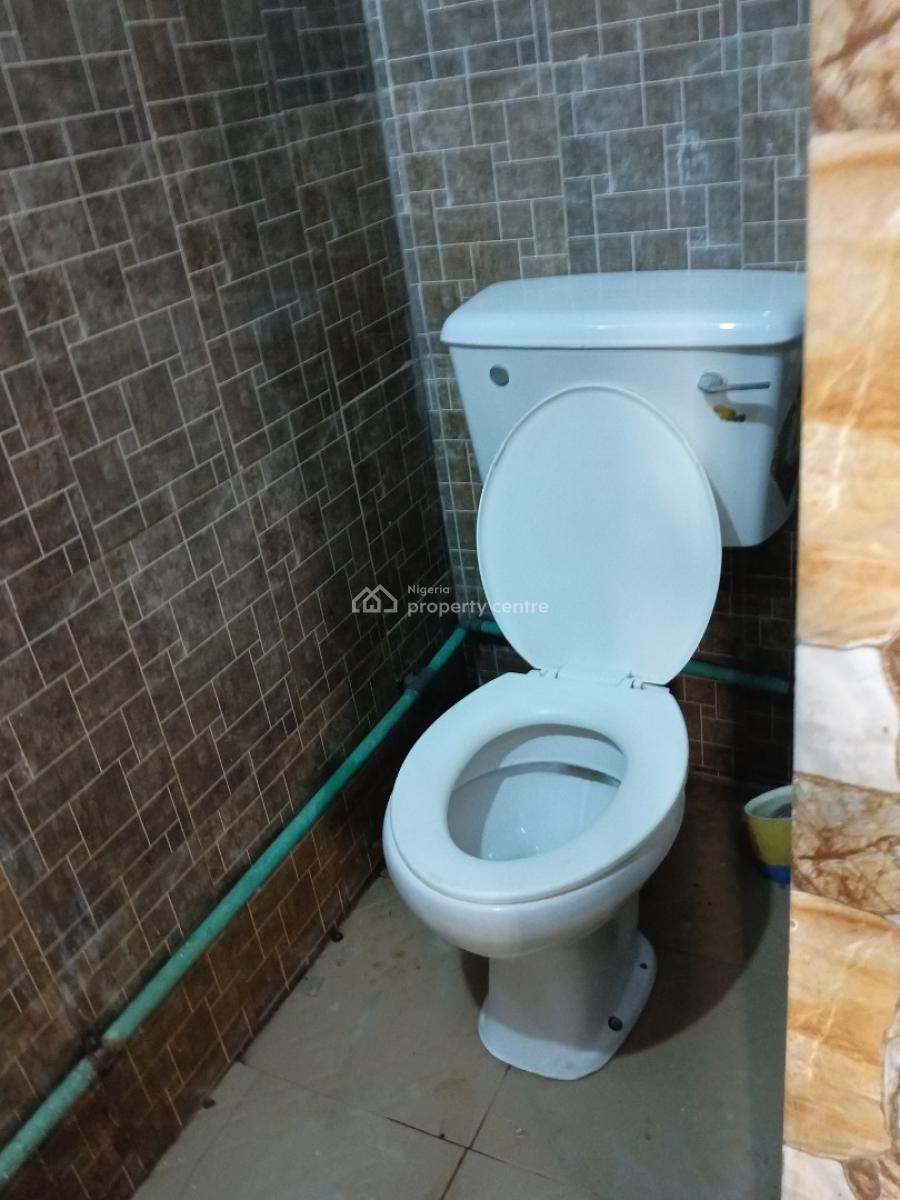 Executive & Luxury 3 Bedroom with 3 Toilets 2 Persons in a Compound, Just Directly By Luth  Gate, Mushin, Lagos, Flat / Apartment for Rent