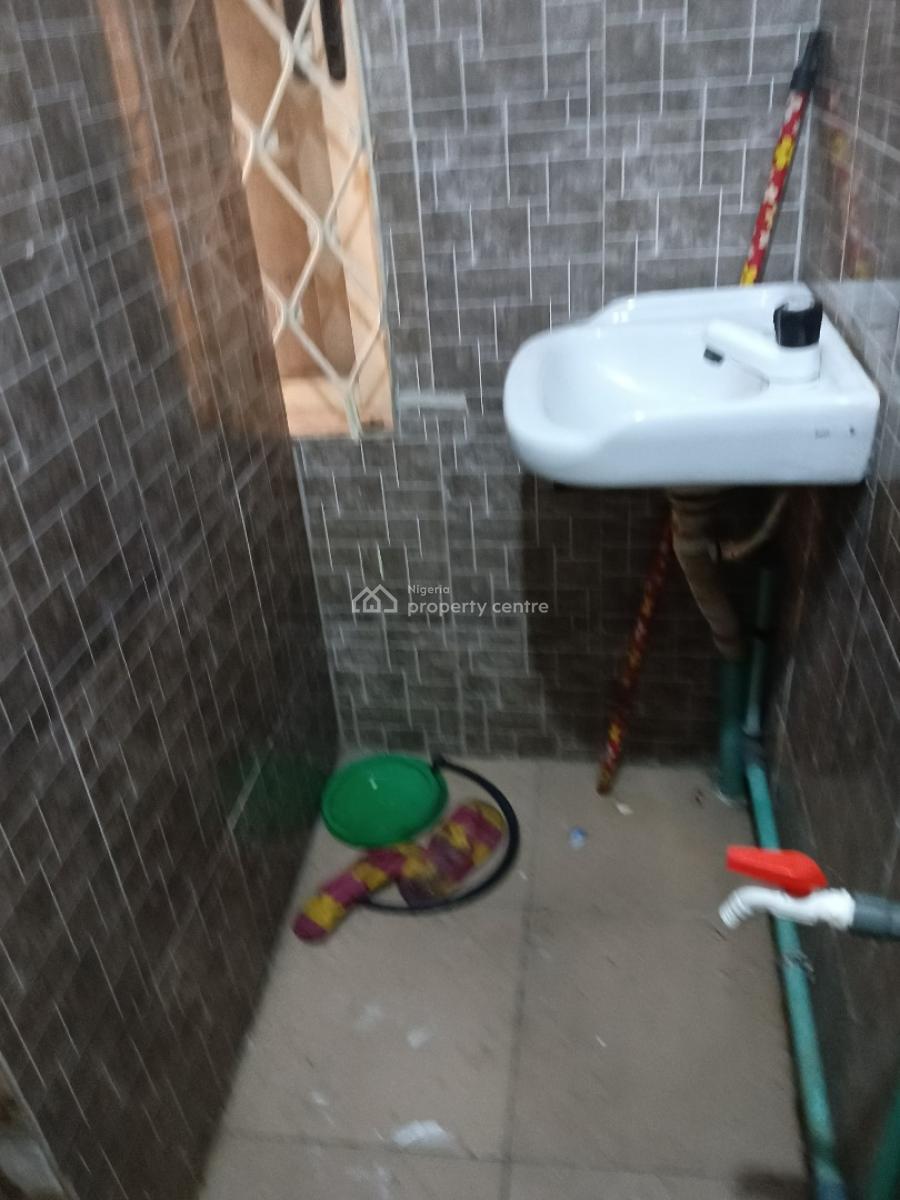 Executive & Luxury 3 Bedroom with 3 Toilets 2 Persons in a Compound, Just Directly By Luth  Gate, Mushin, Lagos, Flat / Apartment for Rent