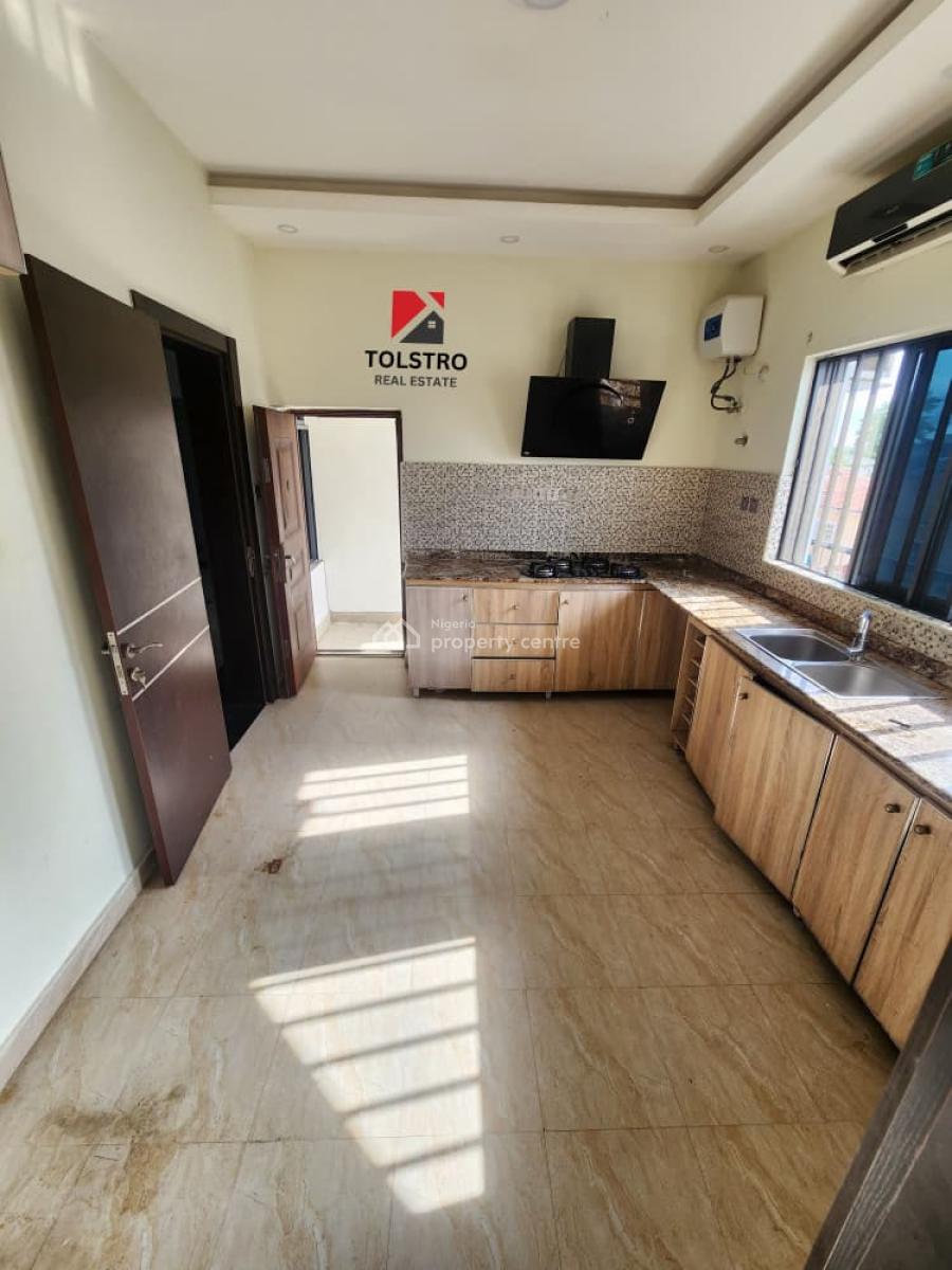 Well Maintained 3 Bedroom Ensuite Apartment with Bq, Lekki Phase 1, Lekki, Lagos, Flat / Apartment for Rent
