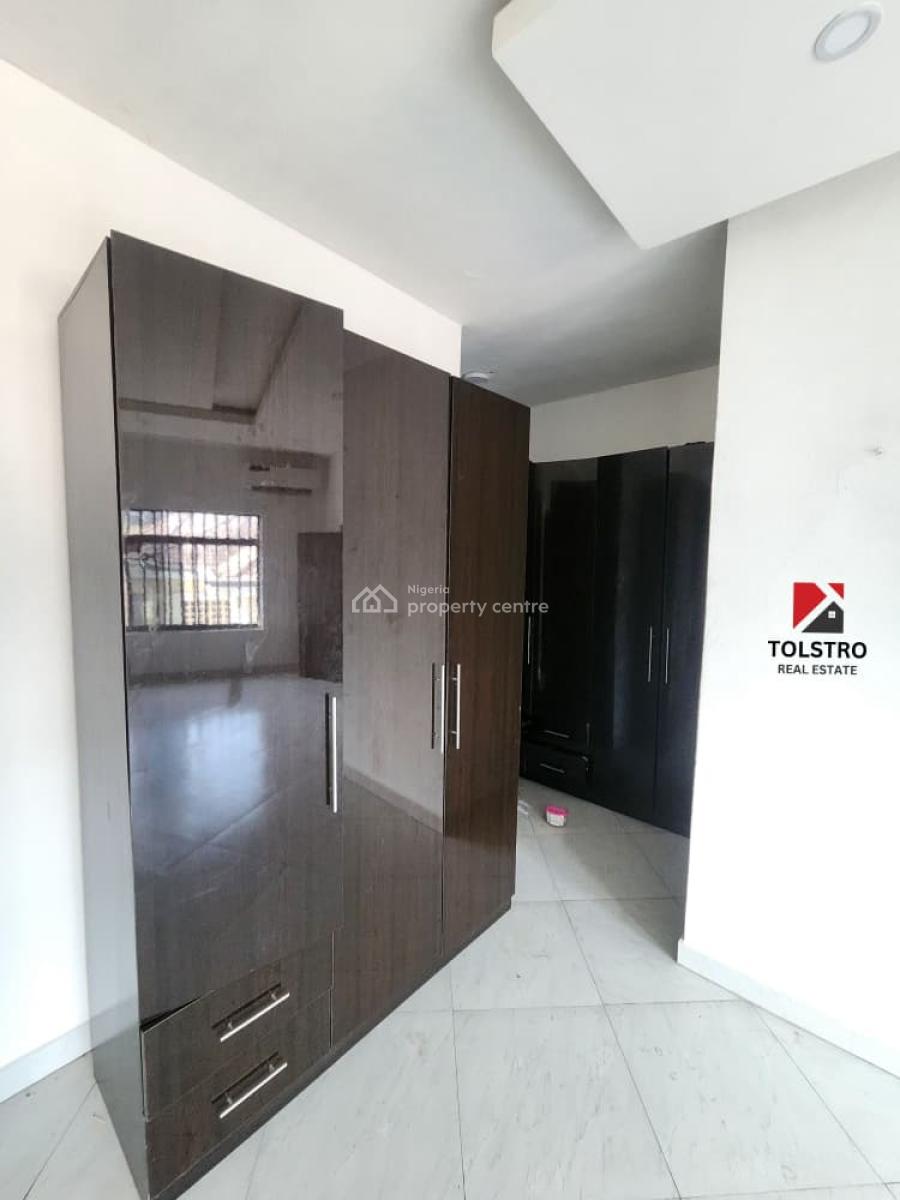 Well Maintained 3 Bedroom Ensuite Apartment with Bq, Lekki Phase 1, Lekki, Lagos, Flat / Apartment for Rent