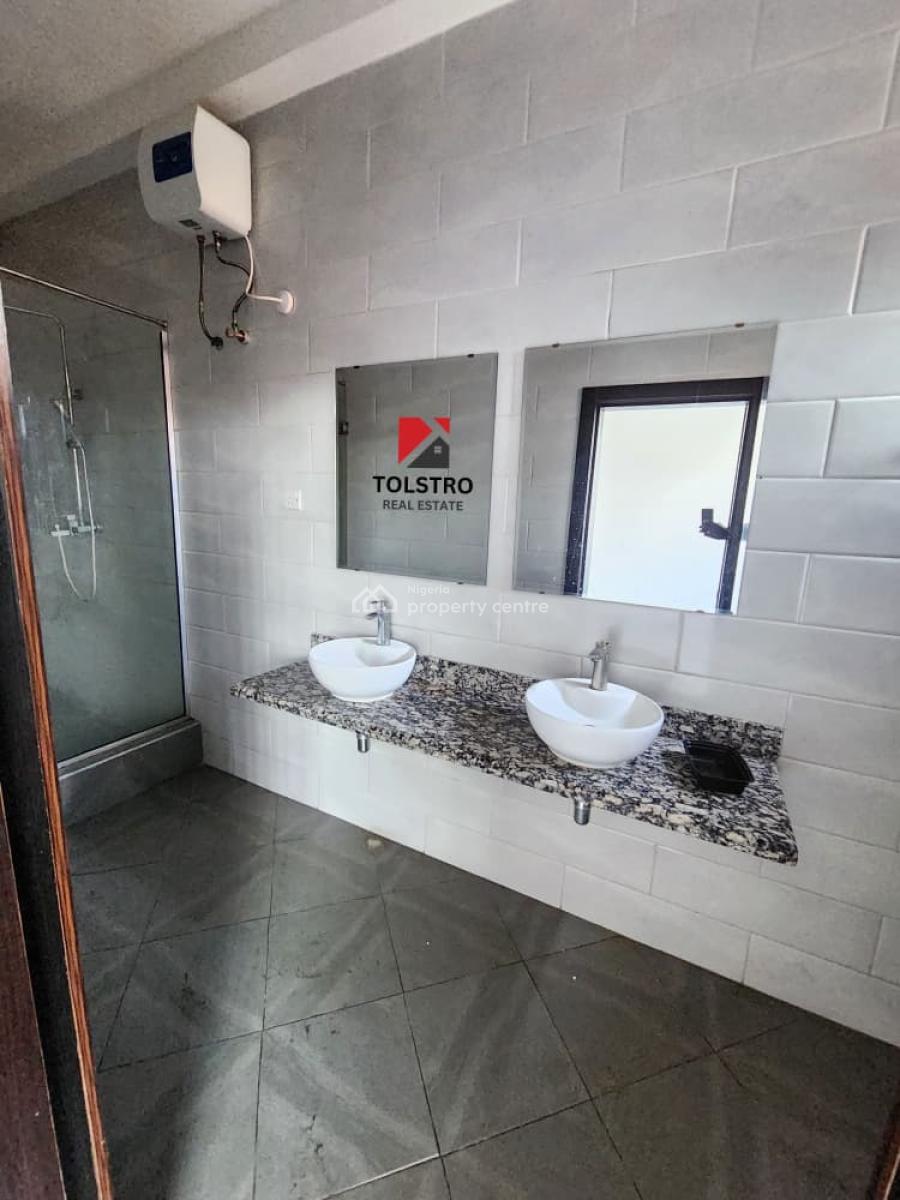 Well Maintained 3 Bedroom Ensuite Apartment with Bq, Lekki Phase 1, Lekki, Lagos, Flat / Apartment for Rent