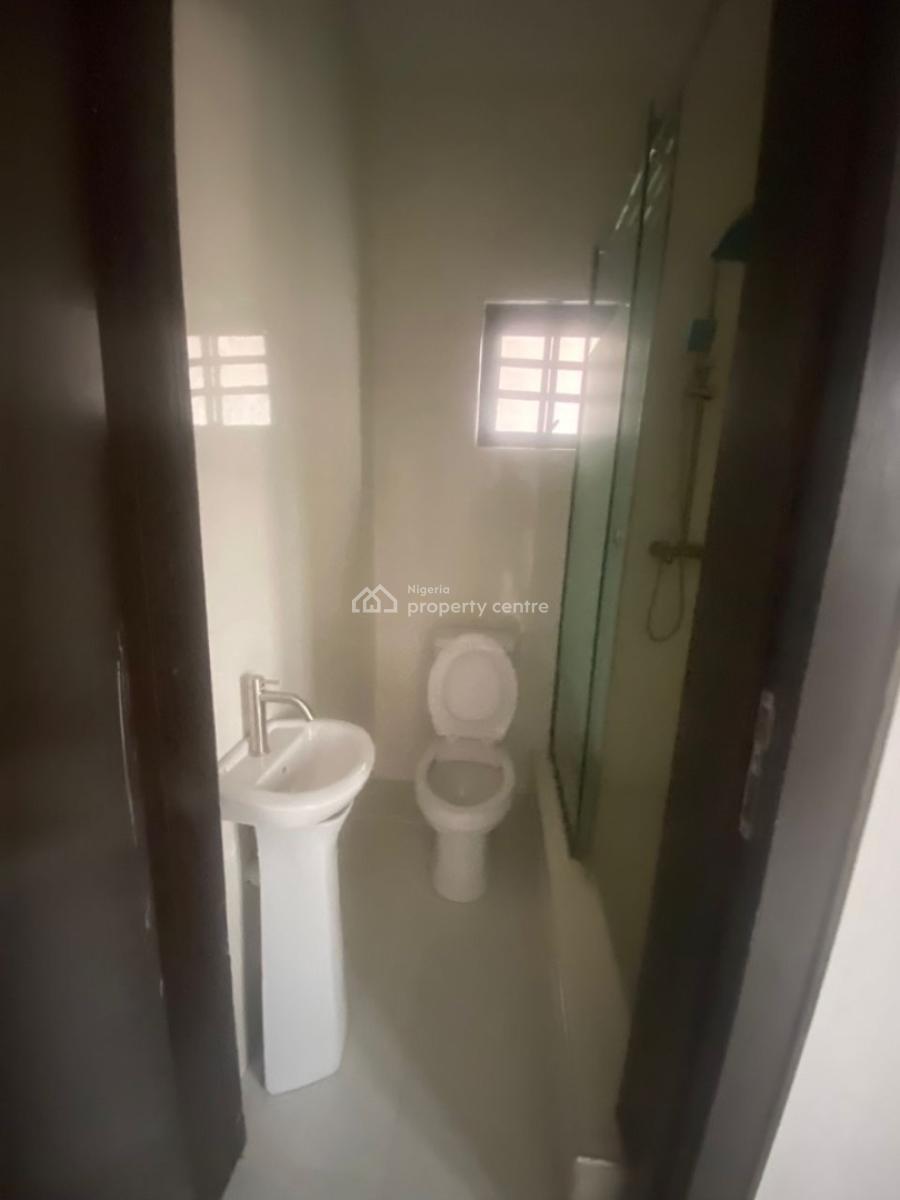 Serviced 3-bedroom Terrace Duplex on 2floors with a Room Bq, Agungi, Lekki, Lagos, Terraced Duplex for Rent