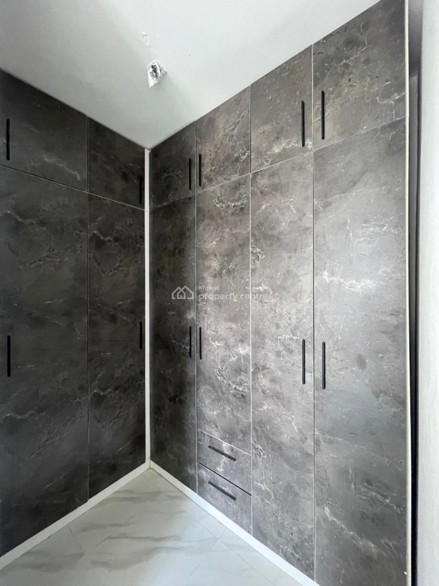 Beautiful 1  Bedroom Serviced Apartment, Lekki Phase 1, Lekki, Lagos, Flat / Apartment for Sale