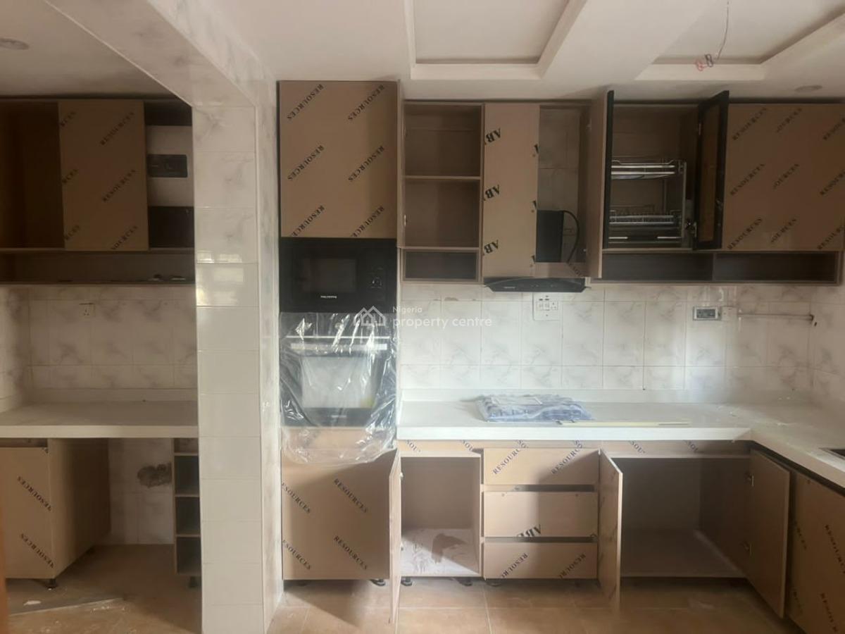 Well Renovated 4 Bedroom Semi-detached Duplex with Bq, Victoria Island (vi), Lagos, Semi-detached Duplex for Sale