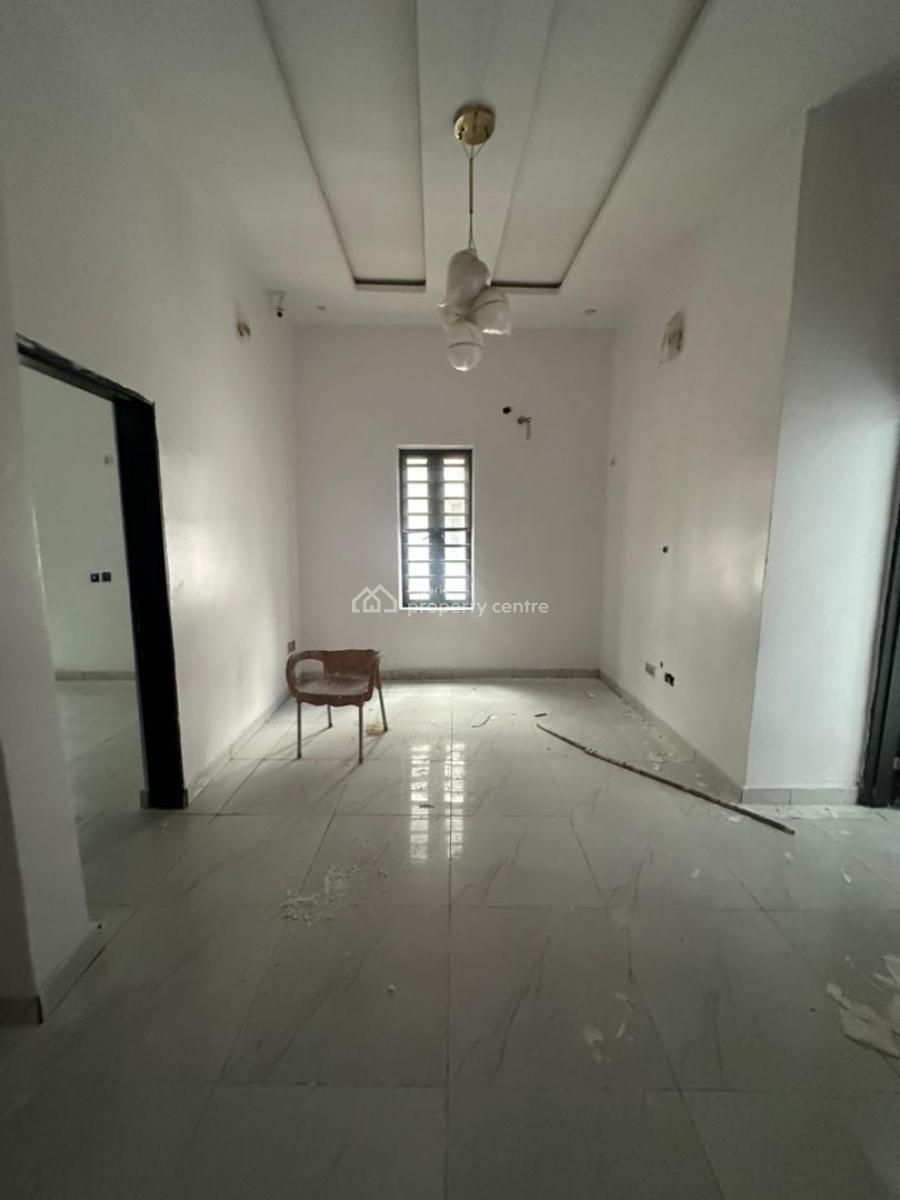 Maintained 4 Bedroom Semi-detached Duplex with Bq, Chevron, Lekki, Lagos, Semi-detached Duplex for Rent