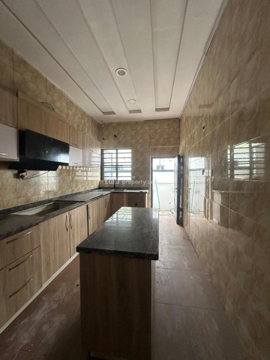 Maintained 4 Bedroom Semi-detached Duplex with Bq, Chevron, Lekki, Lagos, Semi-detached Duplex for Rent