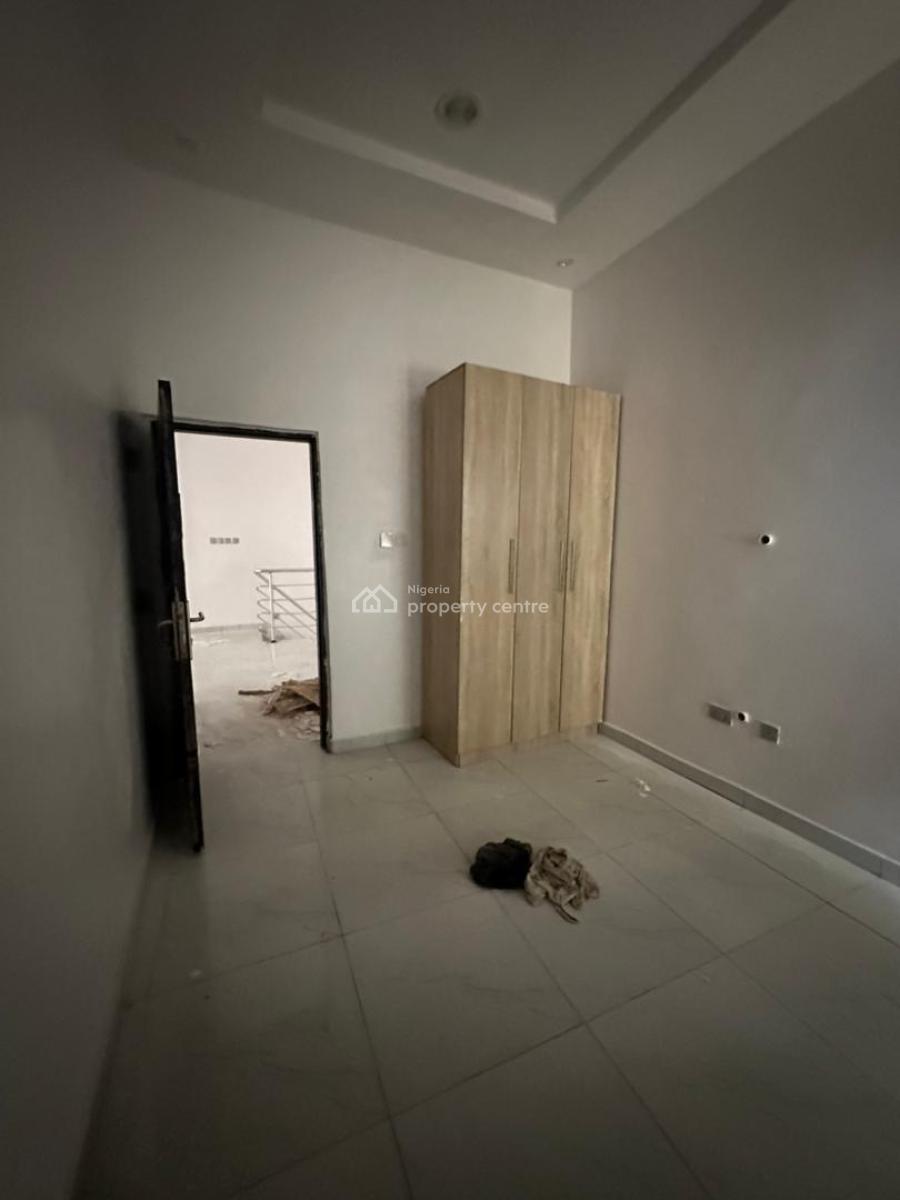 Maintained 4 Bedroom Semi-detached Duplex with Bq, Chevron, Lekki, Lagos, Semi-detached Duplex for Rent