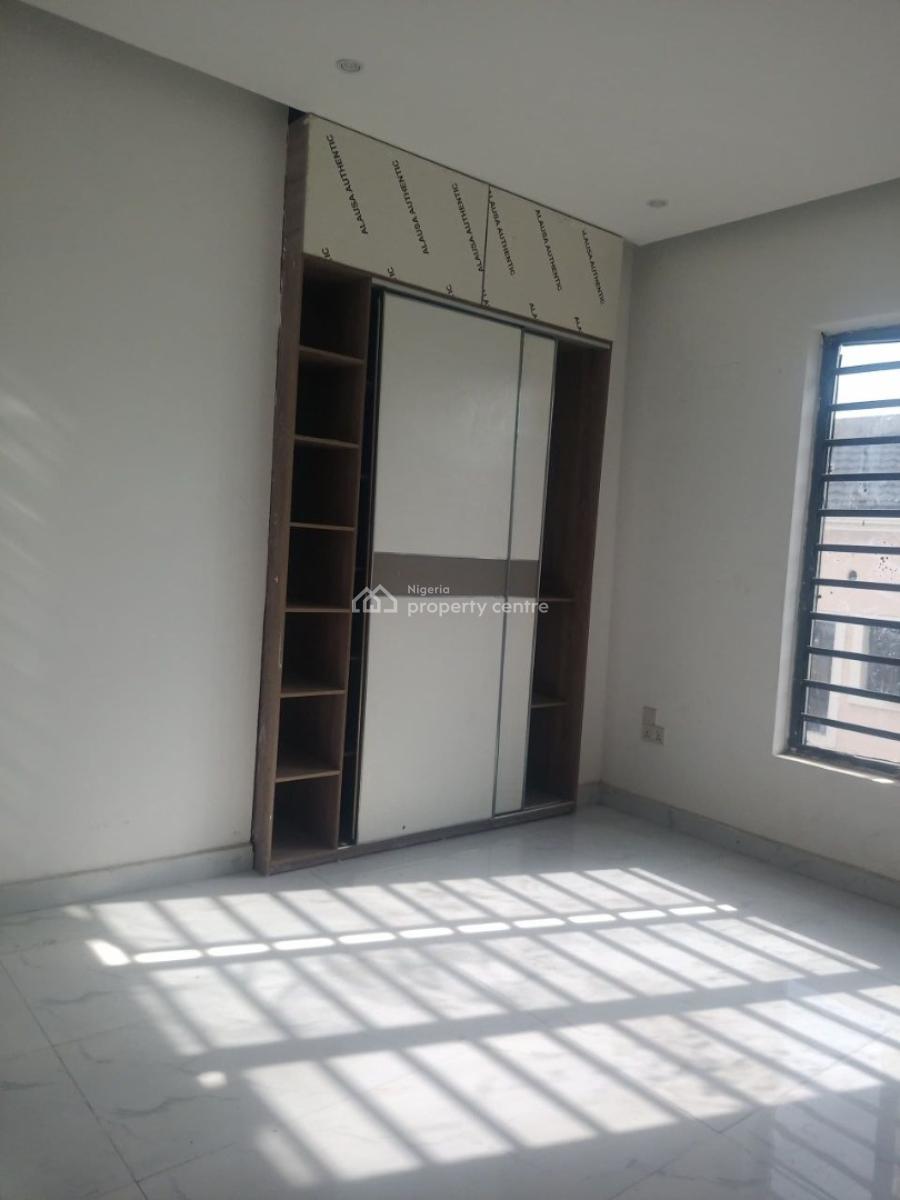 4 Bedrooms Terraced House with Bq, Lekki Phase 1, Lekki, Lagos, Terraced Duplex for Sale