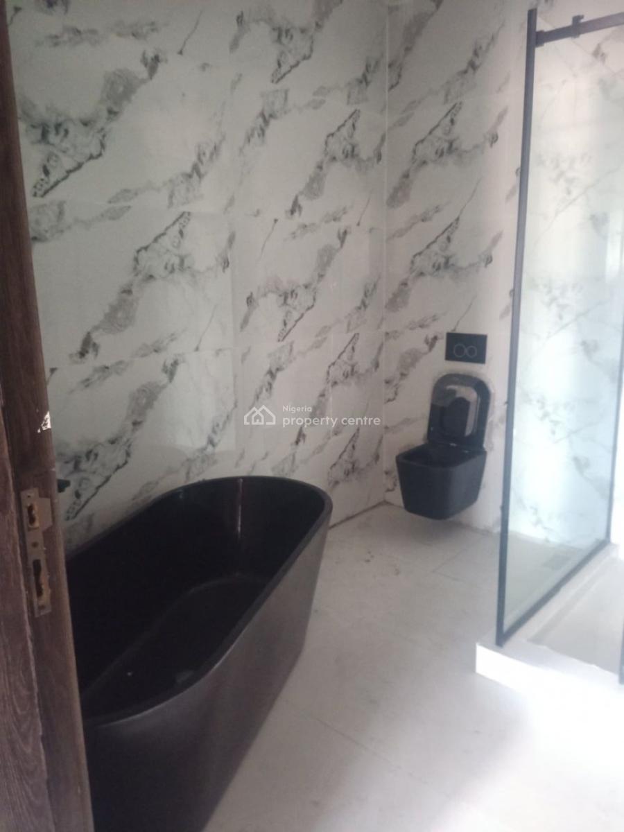 4 Bedrooms Terraced House with Bq, Lekki Phase 1, Lekki, Lagos, Terraced Duplex for Sale