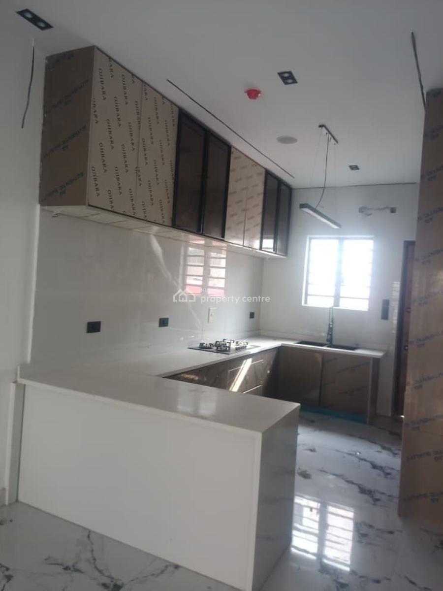 4 Bedrooms Terraced House with Bq, Lekki Phase 1, Lekki, Lagos, Terraced Duplex for Sale