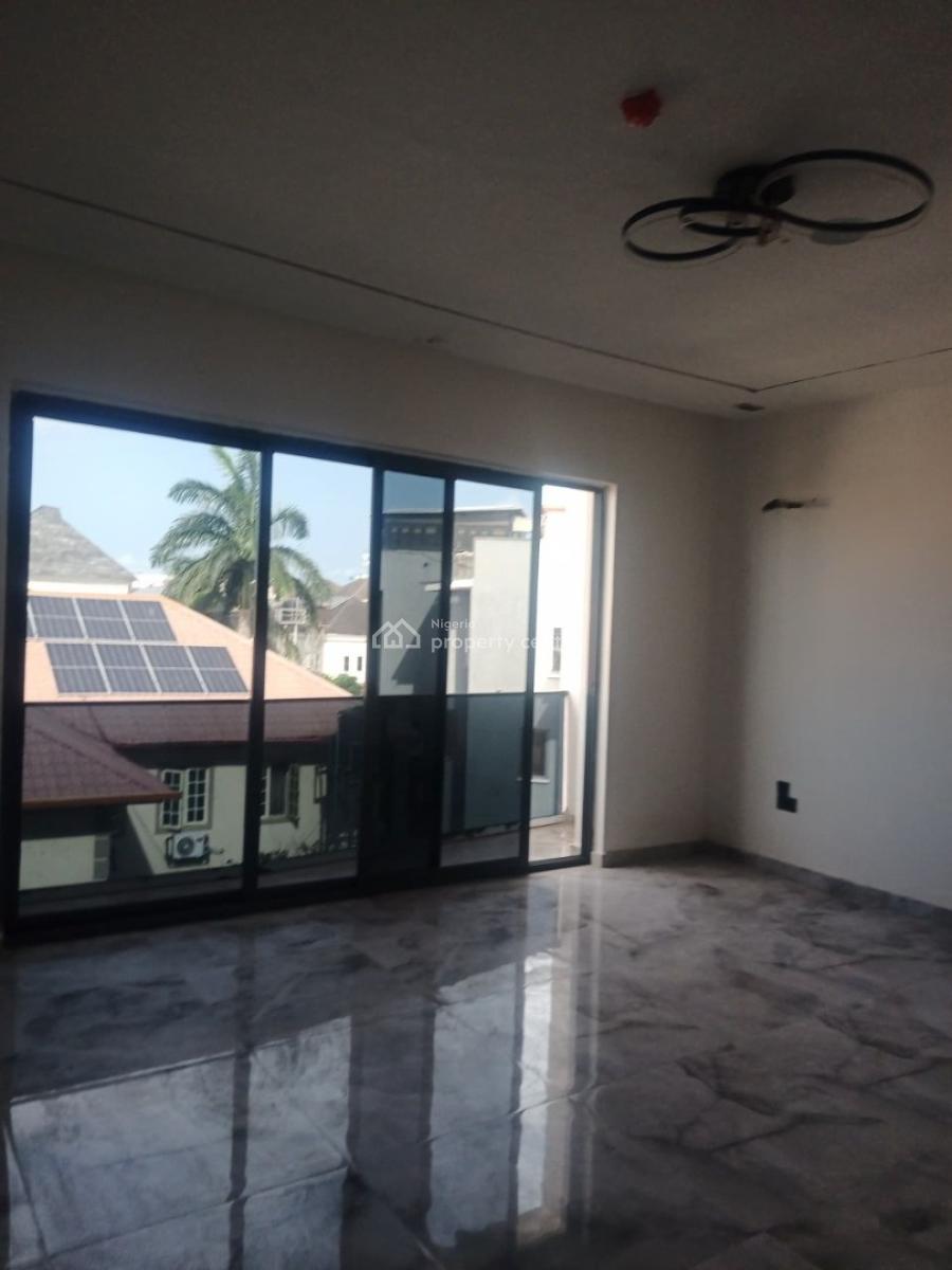 4 Bedrooms Terraced House with Bq, Lekki Phase 1, Lekki, Lagos, Terraced Duplex for Sale