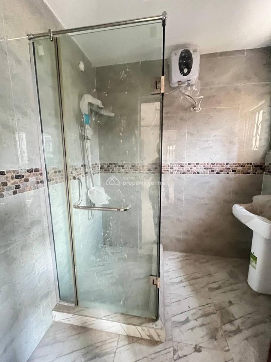 3 Bedroom Apartment with Bq, Ologolo, Lekki, Lagos, Flat / Apartment for Rent