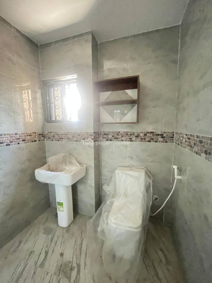 3 Bedroom Apartment with Bq, Ologolo, Lekki, Lagos, Flat / Apartment for Rent