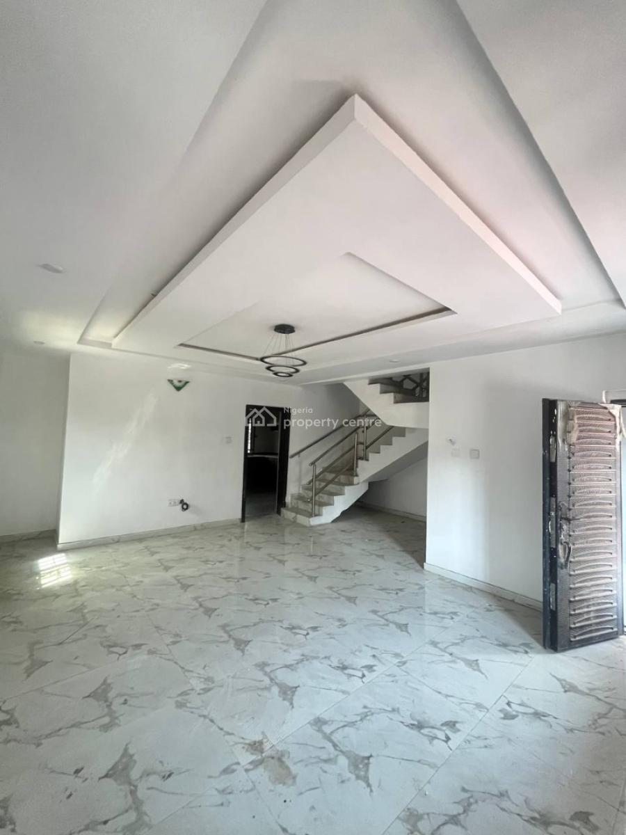 3 Bedroom Apartment with Bq, Ologolo, Lekki, Lagos, Flat / Apartment for Rent