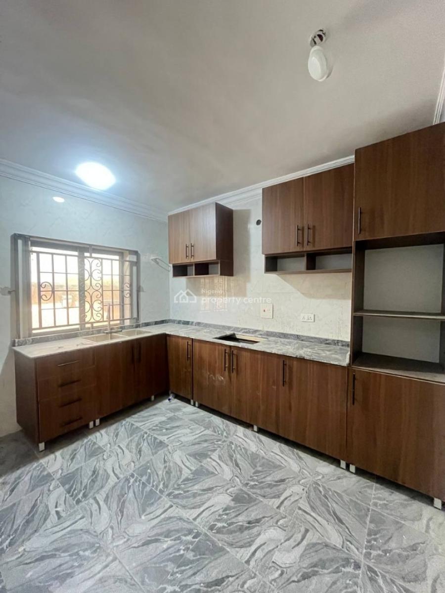 3 Bedroom Apartment with Bq, Ologolo, Lekki, Lagos, Flat / Apartment for Rent