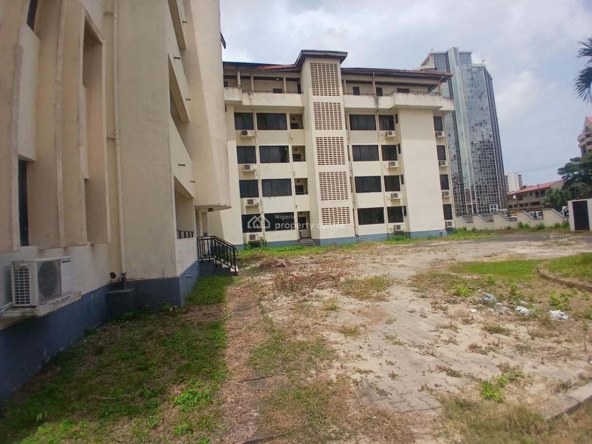 18 Units of 3 Bedroom Apartment with a Room Bq Each, Off Sinari Daranijo Street, Victoria Island (vi), Lagos, Flat / Apartment for Rent