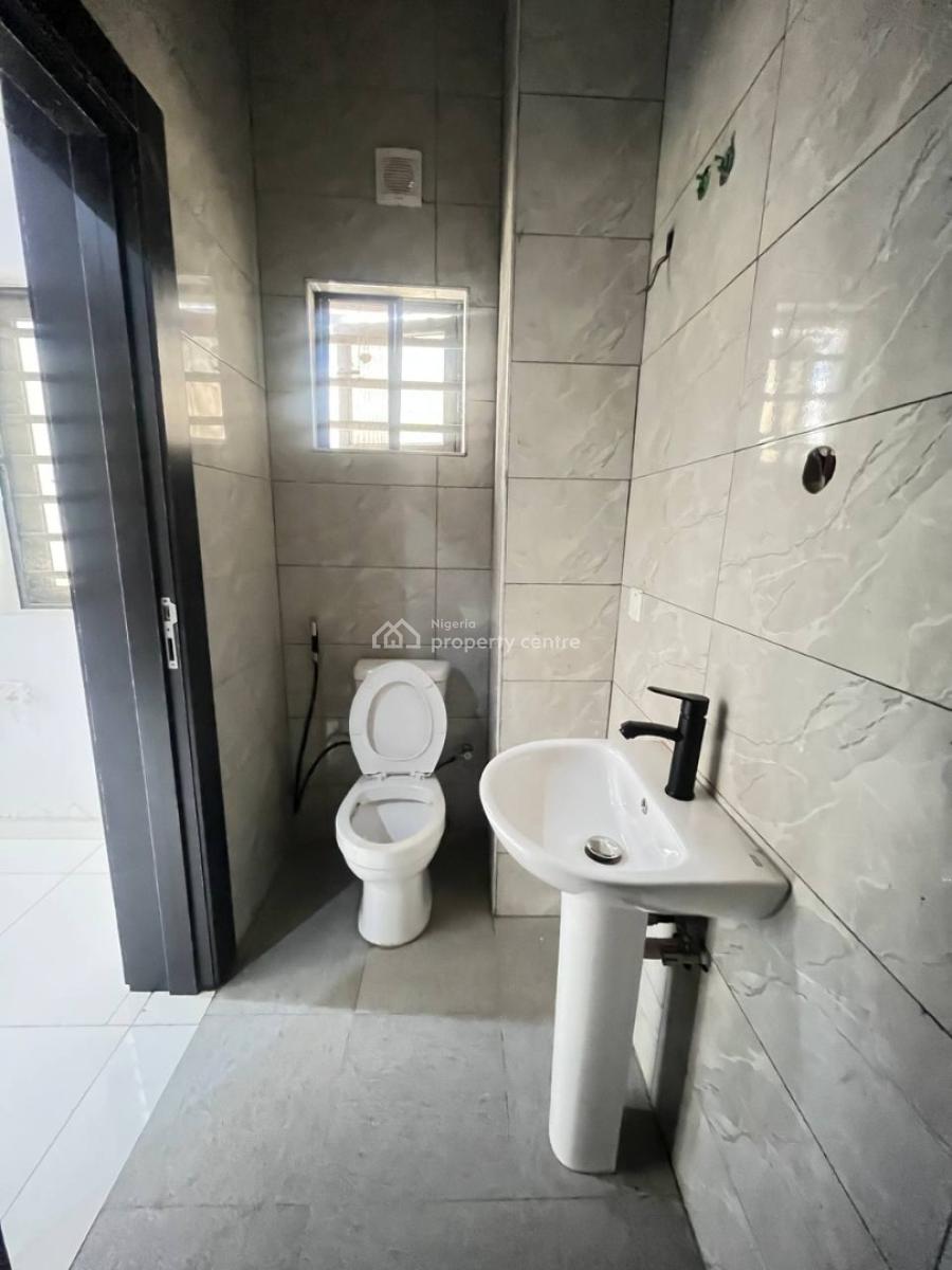 2 Bedroom Apartment with Bq, Ologolo, Lekki, Lagos, Flat / Apartment for Sale