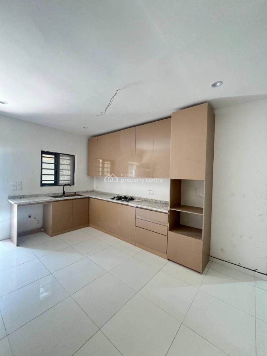 2 Bedroom Apartment with Bq, Ologolo, Lekki, Lagos, Flat / Apartment for Sale