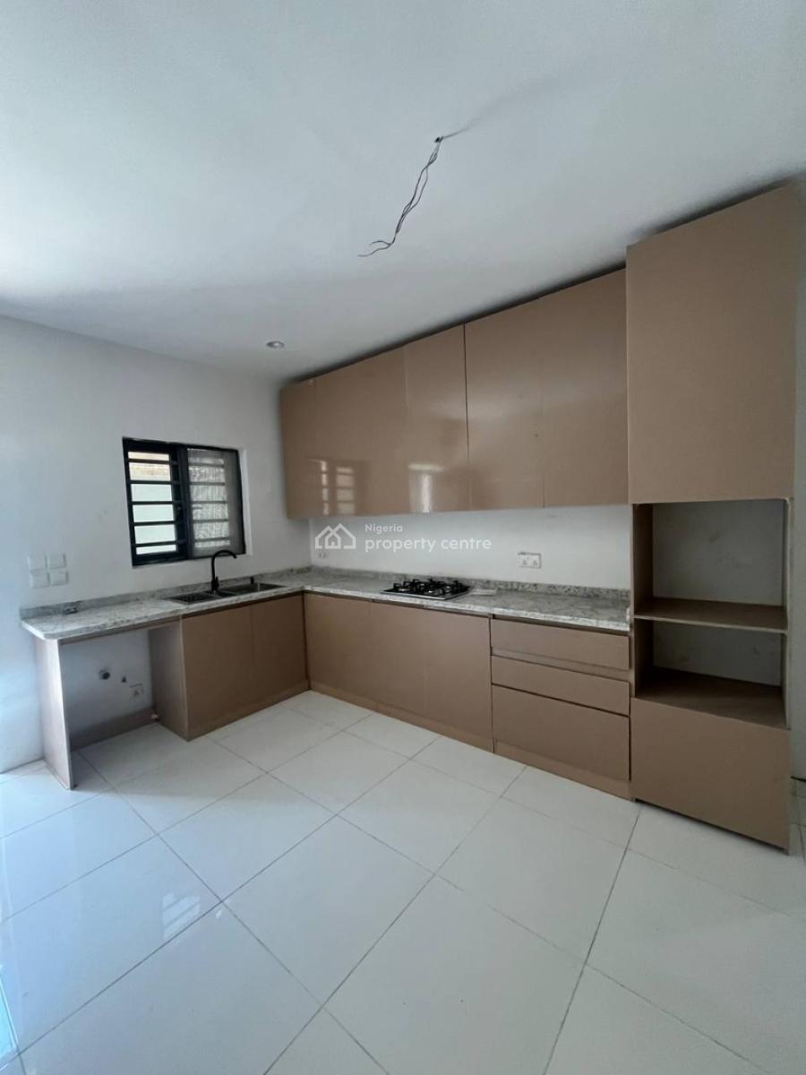 2 Bedroom Apartment with Bq, Ologolo, Lekki, Lagos, Flat / Apartment for Sale