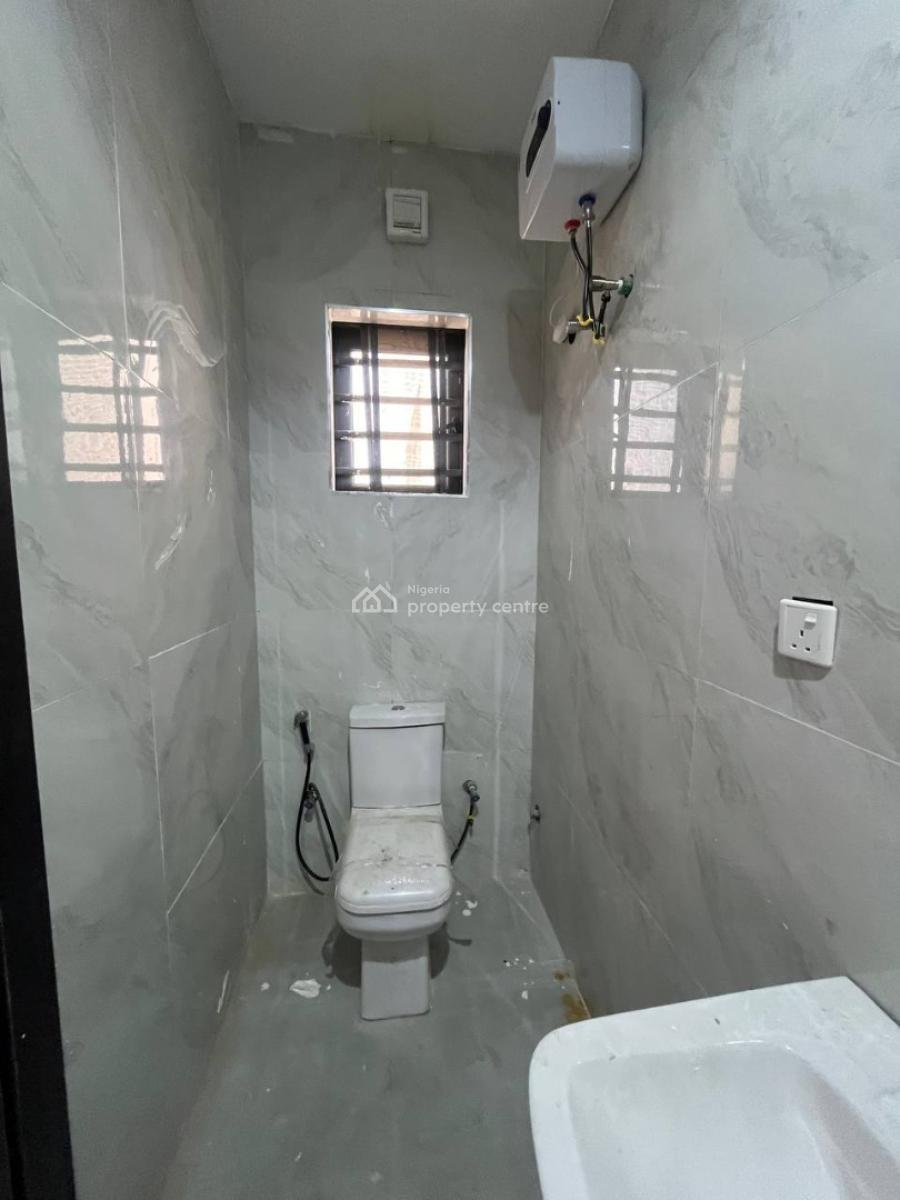 4 Bedroom Terrace with Bq, Ologolo, Lekki, Lagos, Terraced Duplex for Sale