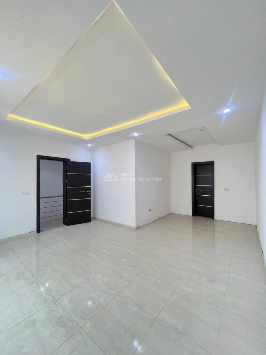 4 Bedroom Terrace with Bq, Ologolo, Lekki, Lagos, Terraced Duplex for Sale