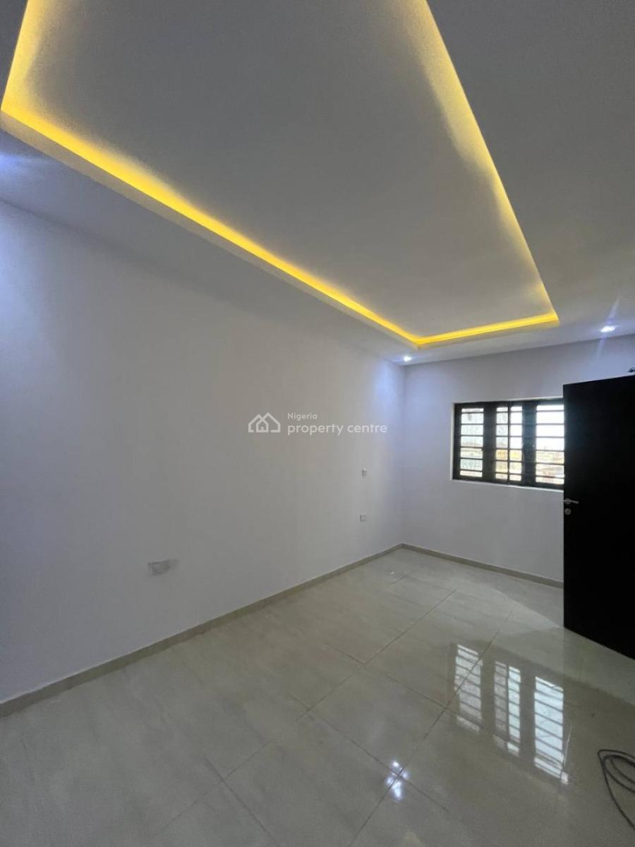 4 Bedroom Terrace with Bq, Ologolo, Lekki, Lagos, Terraced Duplex for Sale