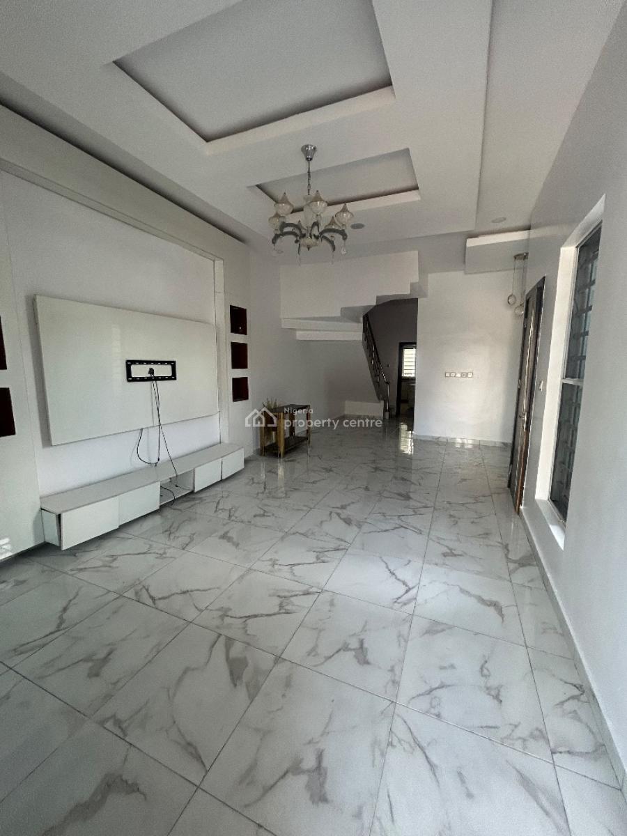 Well Maintained and Spacious 4 Bedroom Semi-detached Duplex with Bq, Chevron Toll Gate, Lekki, Lagos, Semi-detached Duplex for Rent