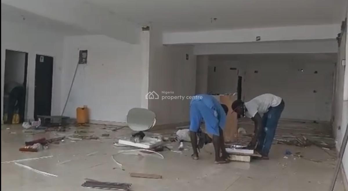 Massive and Strategic Shop/office Space, Gwarinpa, Abuja, Plaza / Complex / Mall for Rent